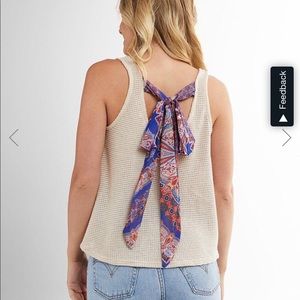 NWT Thermal Tank with Tie Sz M